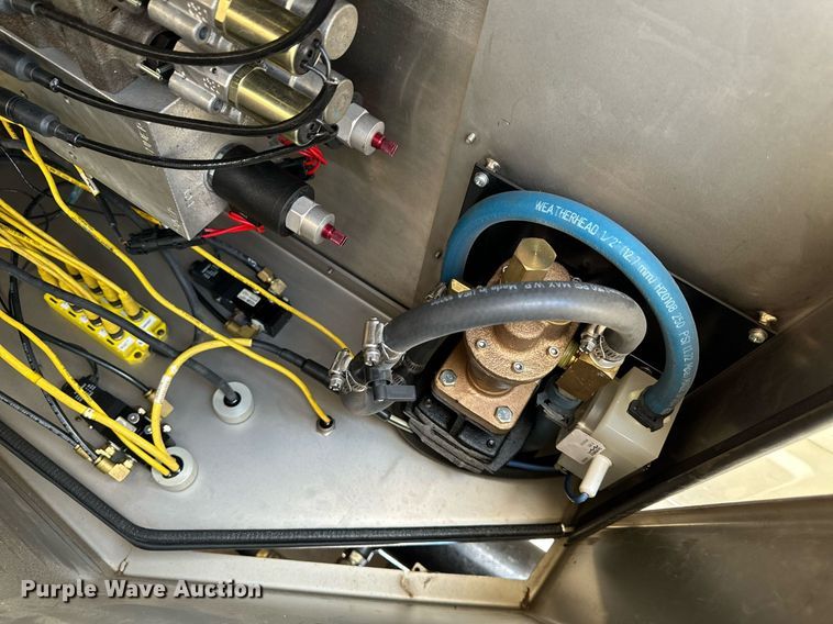 image for item EG7001 2005 Sterling L8500 dump truck