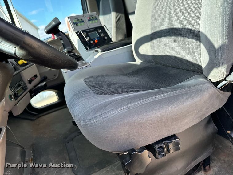 image for item EG7001 2005 Sterling L8500 dump truck