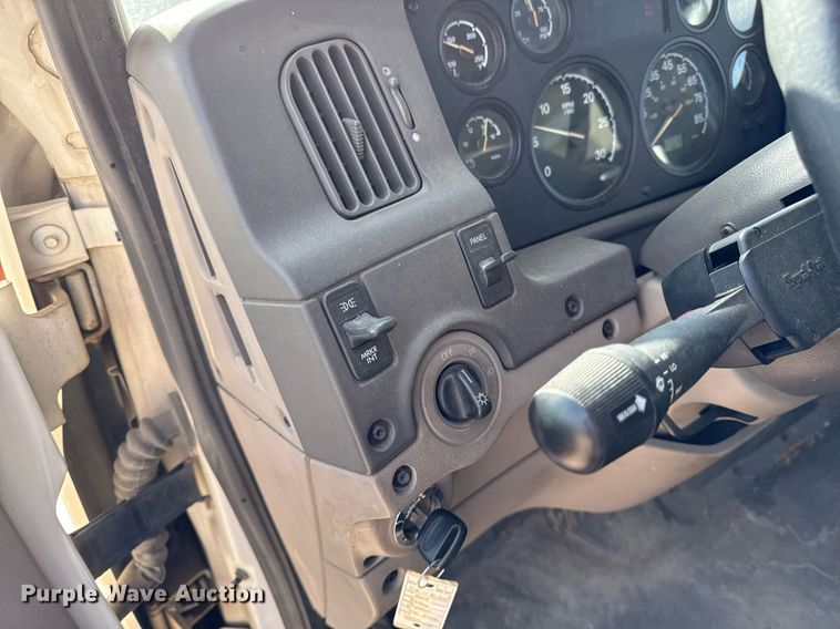 image for item EG7001 2005 Sterling L8500 dump truck