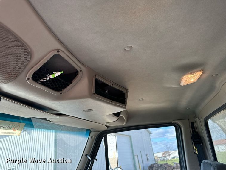 image for item EG7001 2005 Sterling L8500 dump truck