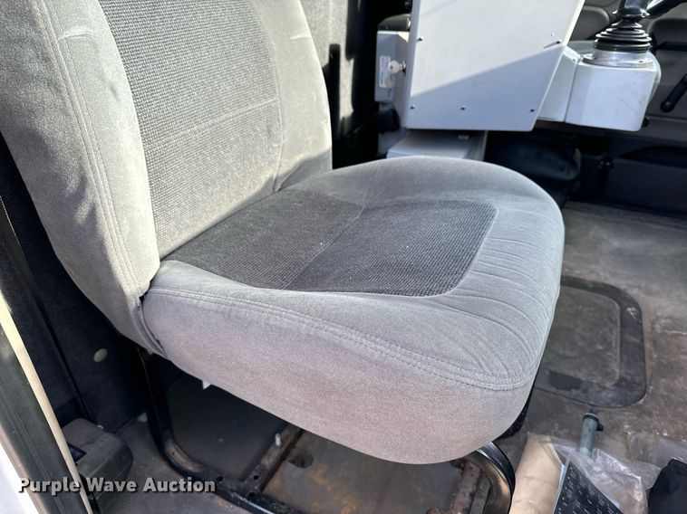 image for item EG7001 2005 Sterling L8500 dump truck