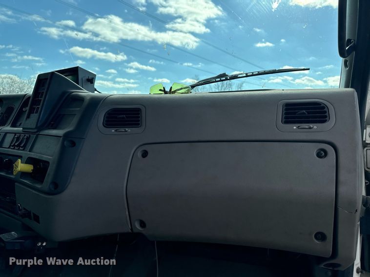 image for item EG7001 2005 Sterling L8500 dump truck