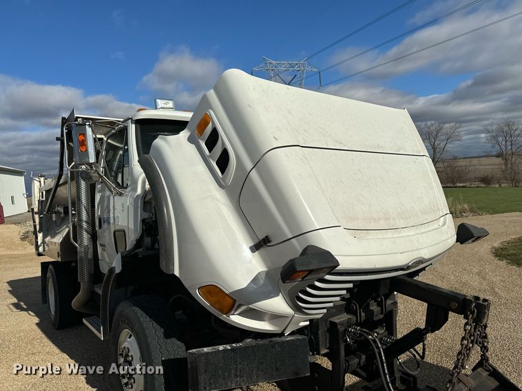 image for item EG7001 2005 Sterling L8500 dump truck