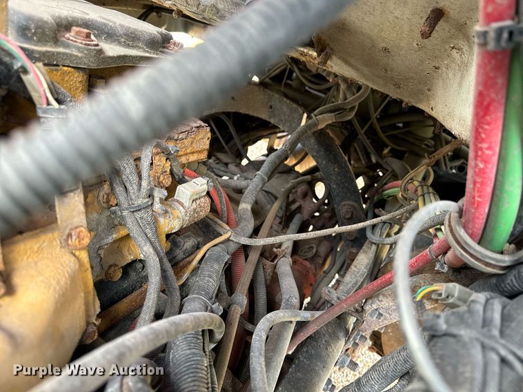 image for item EG7001 2005 Sterling L8500 dump truck