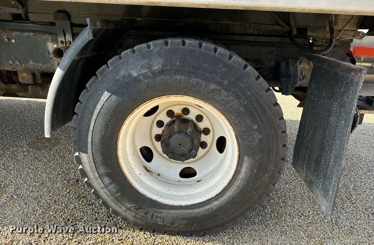 image for item EG7001 2005 Sterling L8500 dump truck