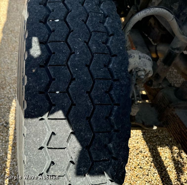 image for item EG7001 2005 Sterling L8500 dump truck