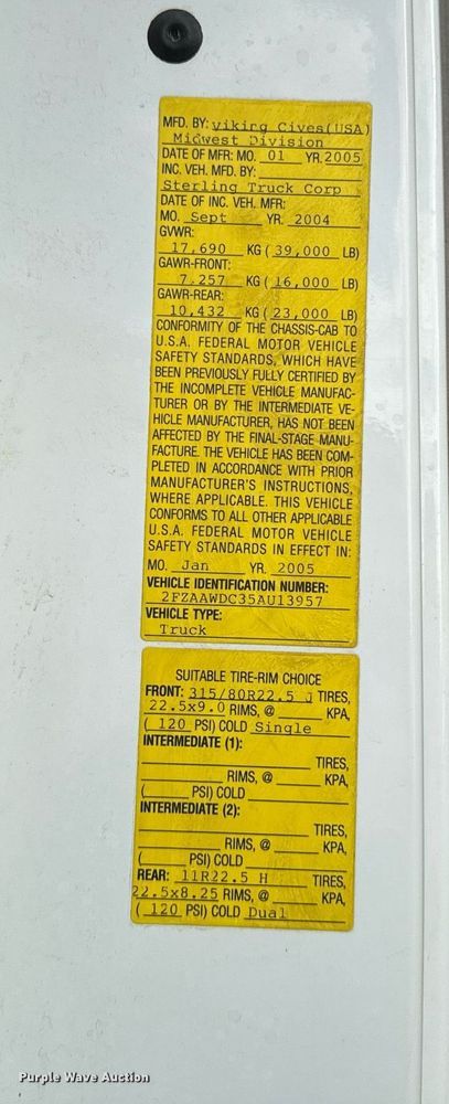 image for item EG7001 2005 Sterling L8500 dump truck