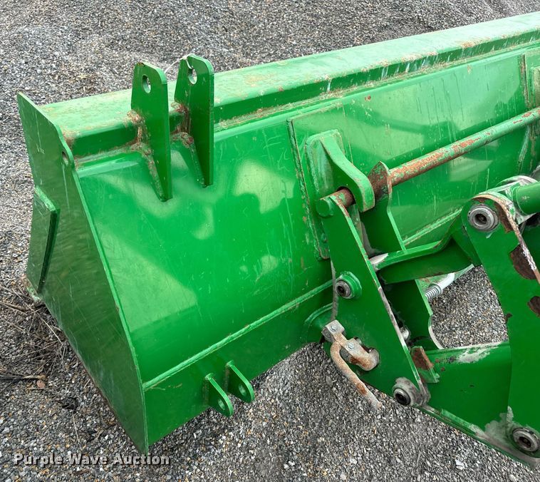 image for item EH7289 John Deere 673 loader bucket
