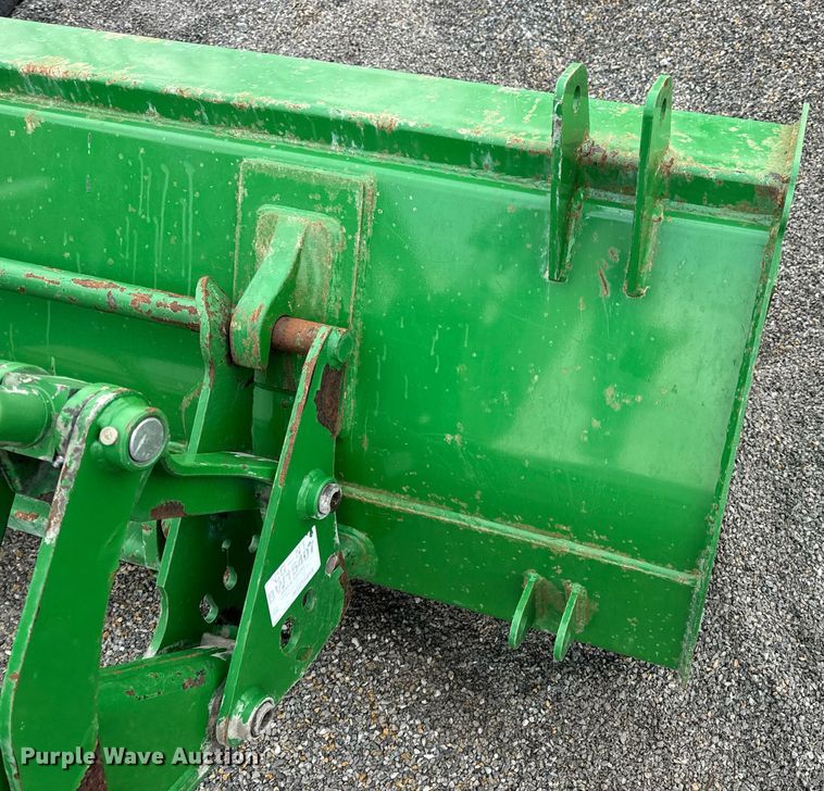 image for item EH7289 John Deere 673 loader bucket