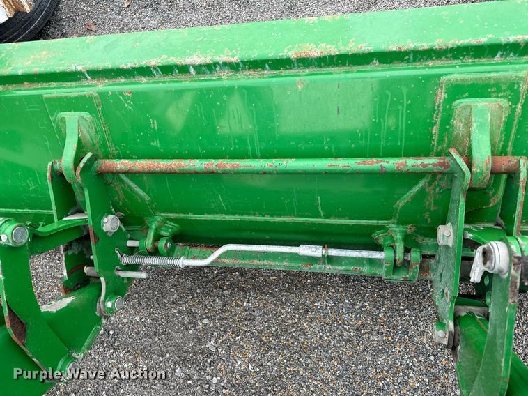 image for item EH7289 John Deere 673 loader bucket