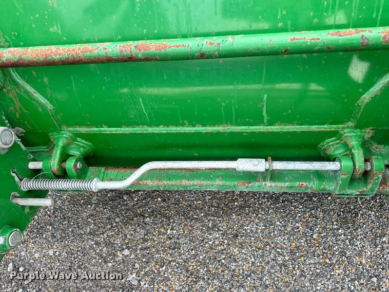 image for item EH7289 John Deere 673 loader bucket