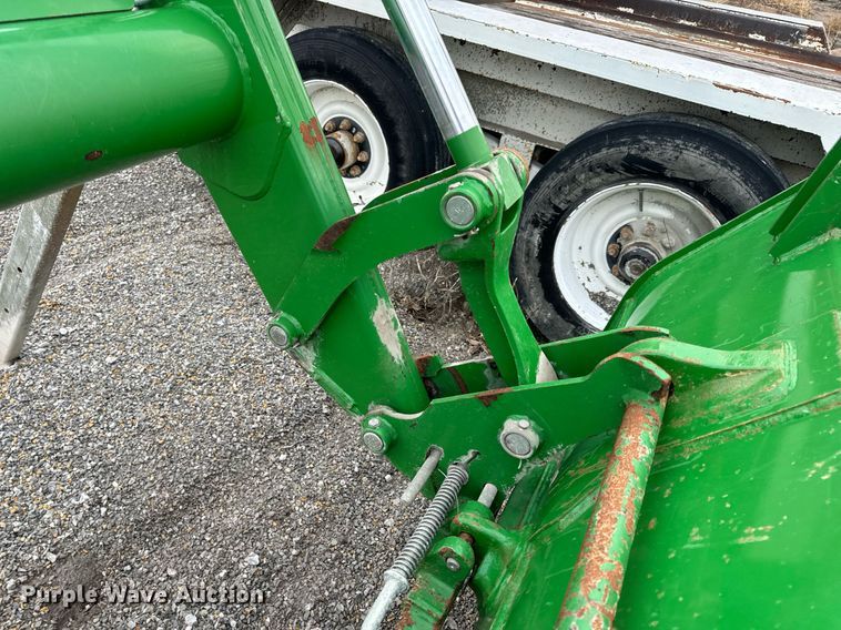 image for item EH7289 John Deere 673 loader bucket