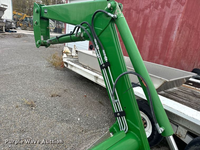 image for item EH7289 John Deere 673 loader bucket