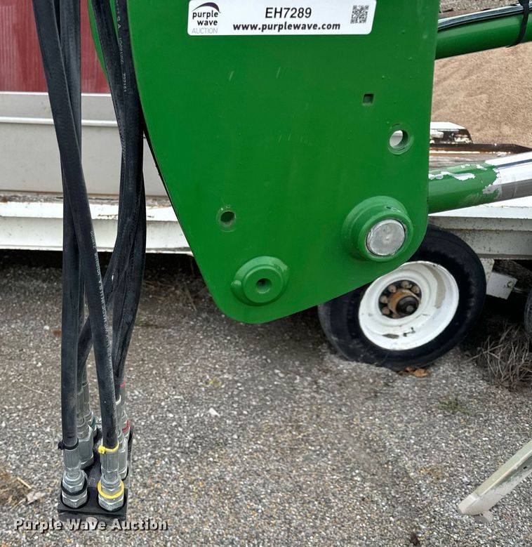 image for item EH7289 John Deere 673 loader bucket