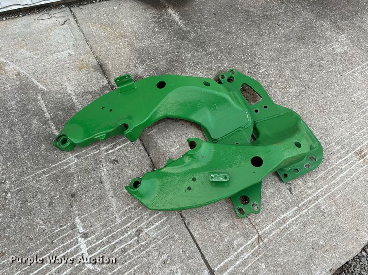 image for item EH7289 John Deere 673 loader bucket