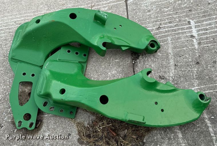 image for item EH7289 John Deere 673 loader bucket