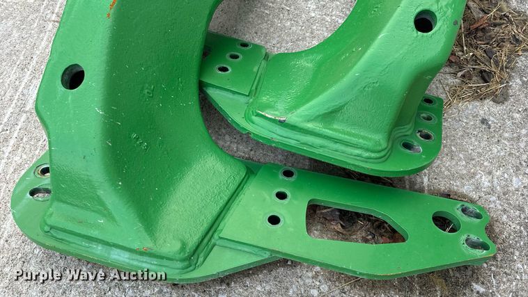 image for item EH7289 John Deere 673 loader bucket