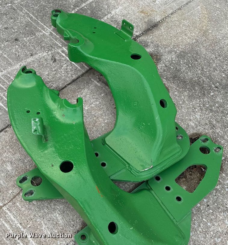 image for item EH7289 John Deere 673 loader bucket