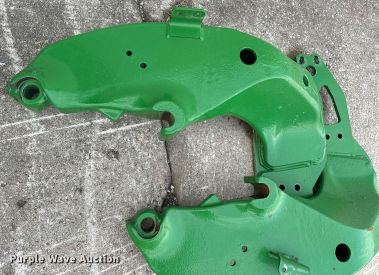 image for item EH7289 John Deere 673 loader bucket