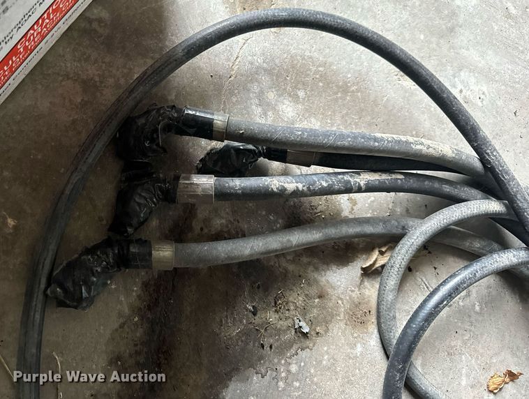 image for item EH7289 John Deere 673 loader bucket