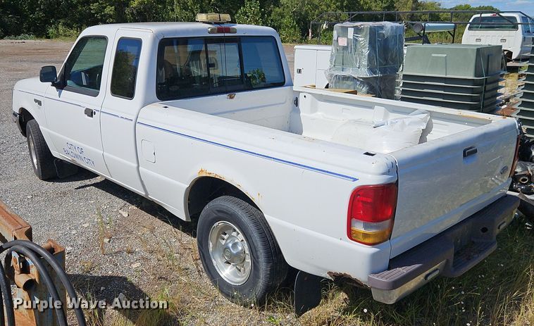 image for item EI8402 1997 Ford Ranger XLT SuperCab pickup truck