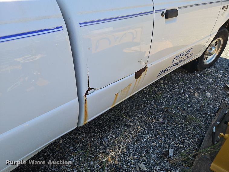 image for item EI8402 1997 Ford Ranger XLT SuperCab pickup truck
