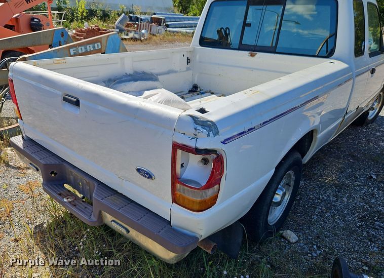 image for item EI8402 1997 Ford Ranger XLT SuperCab pickup truck