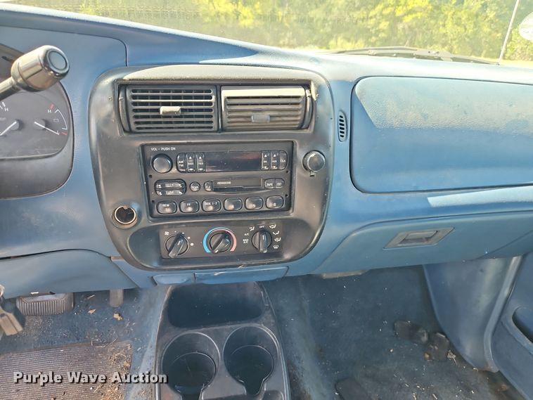 image for item EI8402 1997 Ford Ranger XLT SuperCab pickup truck