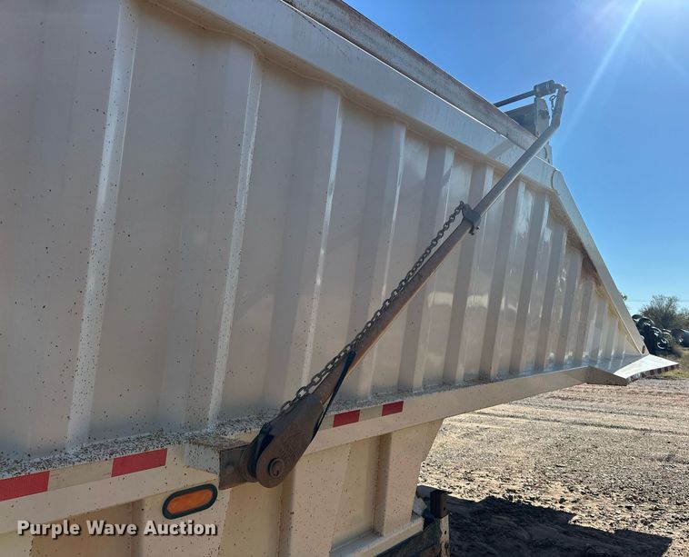 image for item EJ5141 2013 Construction Specialist Trailers BDT-40 bottom dump trailer