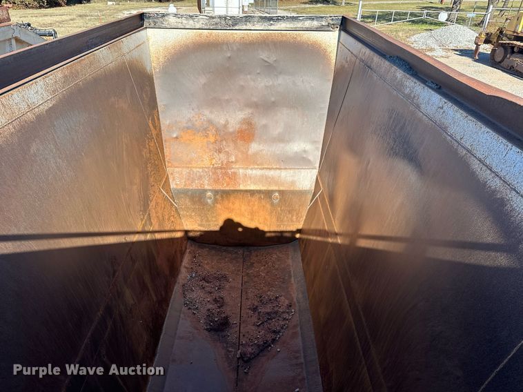 image for item EJ5141 2013 Construction Specialist Trailers BDT-40 bottom dump trailer