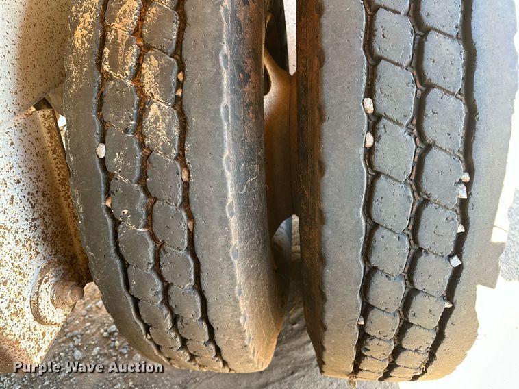 image for item EJ5141 2013 Construction Specialist Trailers BDT-40 bottom dump trailer