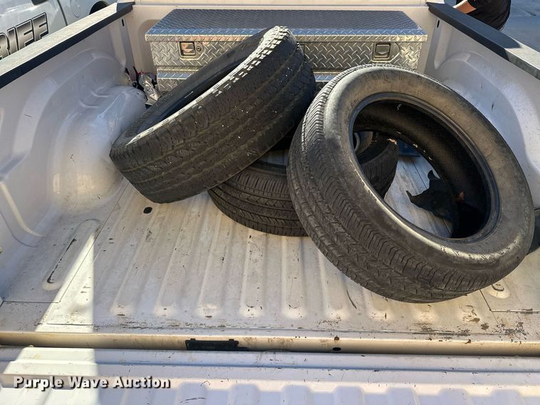 image for item EJ5151 2017 Dodge Ram 1500 Crew Cab pickup truck