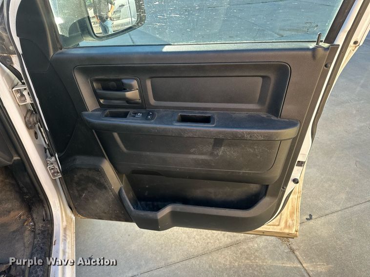 image for item EJ5151 2017 Dodge Ram 1500 Crew Cab pickup truck