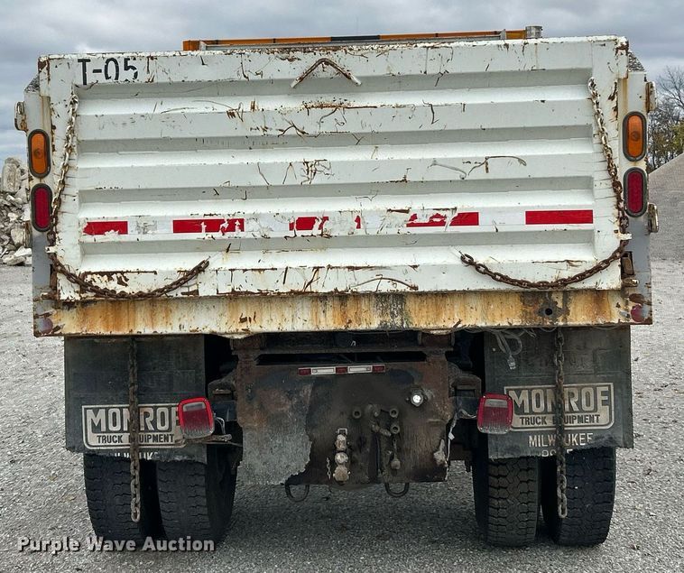 image for item EK3685 1996 International 4900 dump truck