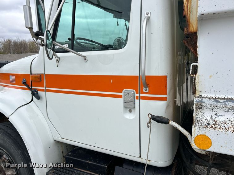 image for item EK3685 1996 International 4900 dump truck