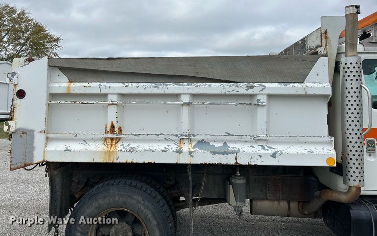 image for item EK3685 1996 International 4900 dump truck