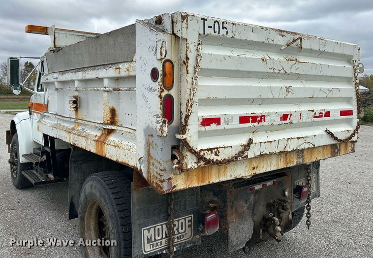 image for item EK3685 1996 International 4900 dump truck