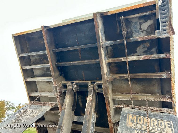 image for item EK3685 1996 International 4900 dump truck