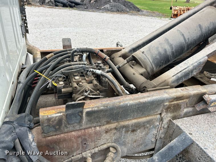 image for item EK3685 1996 International 4900 dump truck