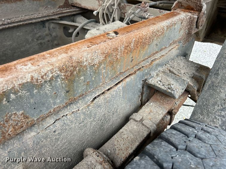 image for item EK3685 1996 International 4900 dump truck