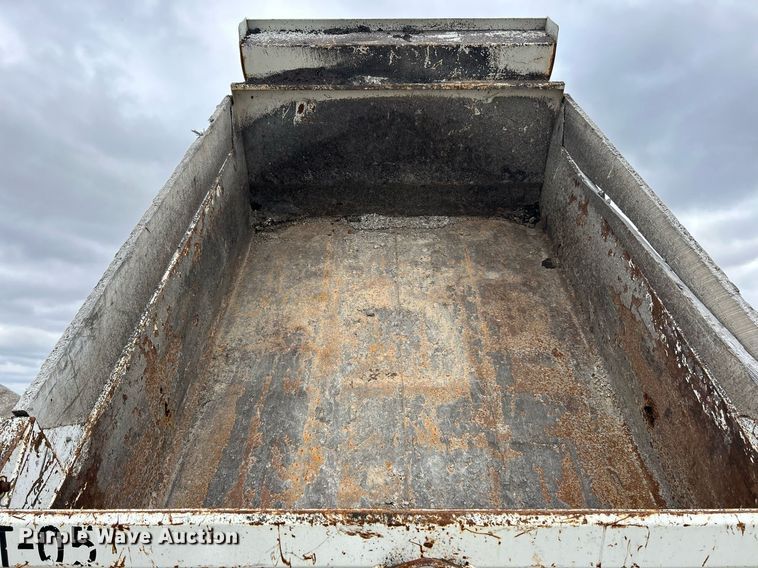 image for item EK3685 1996 International 4900 dump truck