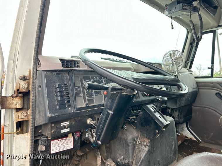 image for item EK3685 1996 International 4900 dump truck