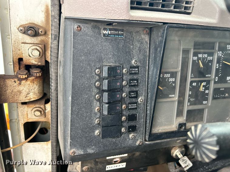 image for item EK3685 1996 International 4900 dump truck