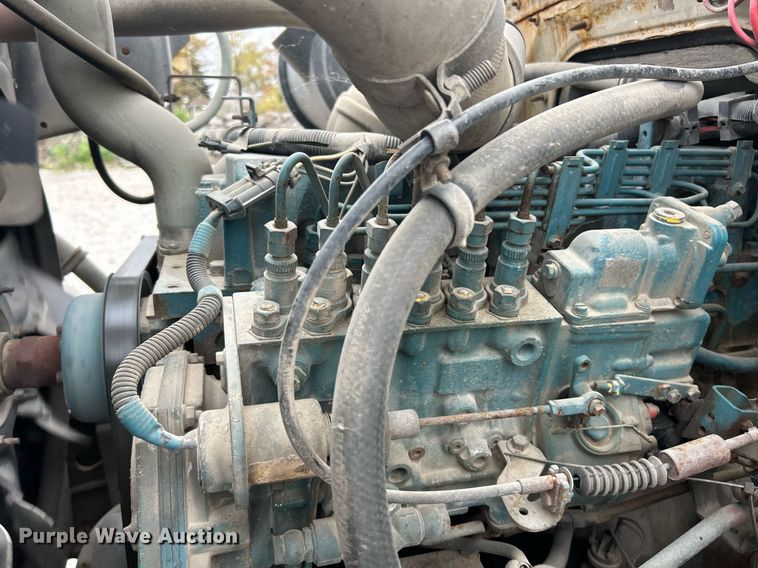 image for item EK3685 1996 International 4900 dump truck