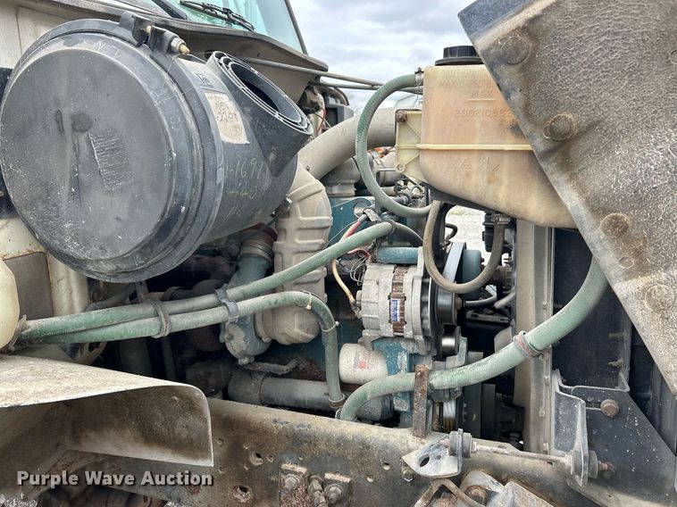 image for item EK3685 1996 International 4900 dump truck