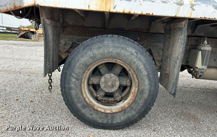 image for item EK3685 1996 International 4900 dump truck