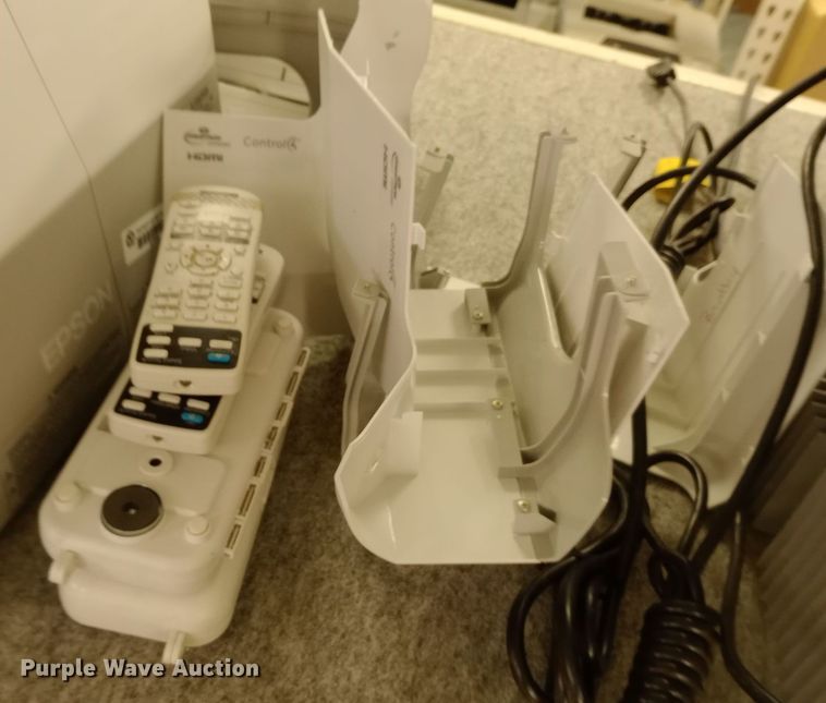 image for item EN8585 (19) projectors