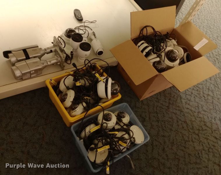 image for item EN8591 Security cameras