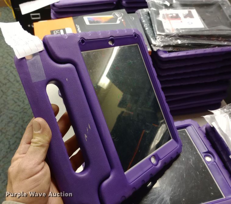 image for item EN8602 Approximately 60 6th gen A1893 iPads