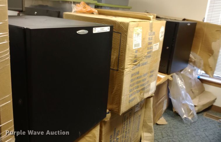 image for item EN8607 (7) Great Lakes wall mount network cabinets